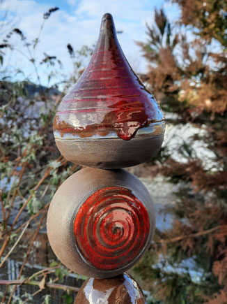 Gartenstele aus mehreren Objekten