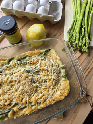 Spargelgratin mit grünem Spargel und knuspriger Käsekruste