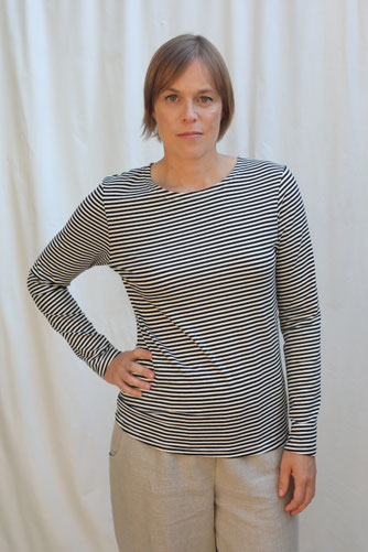 Basicshirt / langarm / s-w gestreift