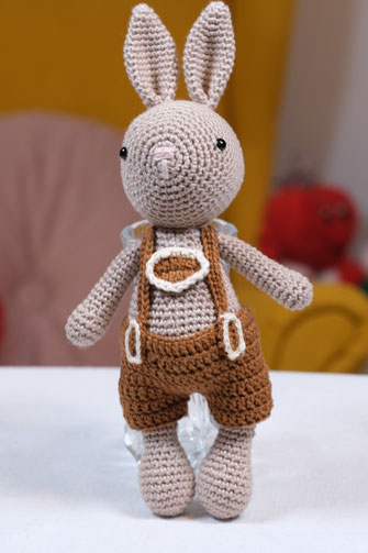 kinderladen baby shoplocal kinderkids mama babyladen geschenkideen amigurumi graz deco kreativ spielen Geburtstag Geburt bunt Kindheit atelier Ölgemälde handmade Häkeln Stricken Handwerk Garn InterieurSpielzeug Geschenkefüralle handgestrickt babygeschenk