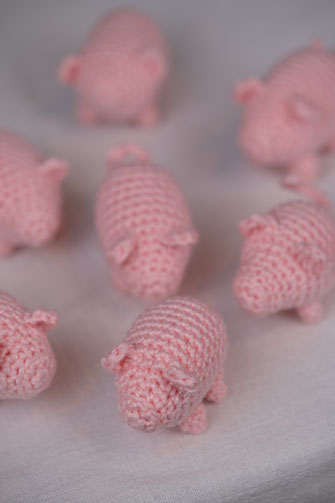 kinderladen baby shoplocal kinderkids mama babyladen geschenkideen amigurumi graz deco kreativ spielen Geburtstag Geburt bunt Kindheit atelier Ölgemälde handmade Häkeln Stricken Handwerk Garn InterieurSpielzeug Geschenkefüralle handgestrickt babygeschenk