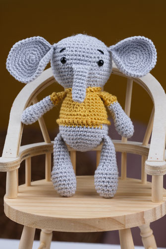 kinderladen baby shoplocal kinderkids mama babyladen geschenkideen amigurumi graz deco kreativ spielen Geburtstag Geburt bunt Kindheit atelier Ölgemälde handmade Häkeln Stricken Handwerk Garn InterieurSpielzeug Geschenkefüralle handgestrickt babygeschenk