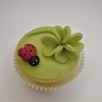 Modellieranleitung für ein Kleeblatt aus Marzipan