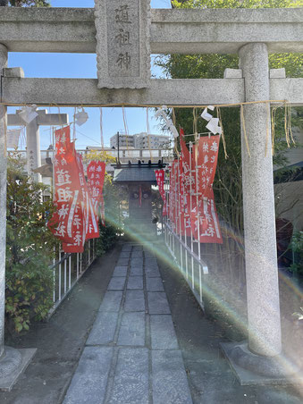 亀有香取神社境内の岐(いき)大神を祭る道祖神社