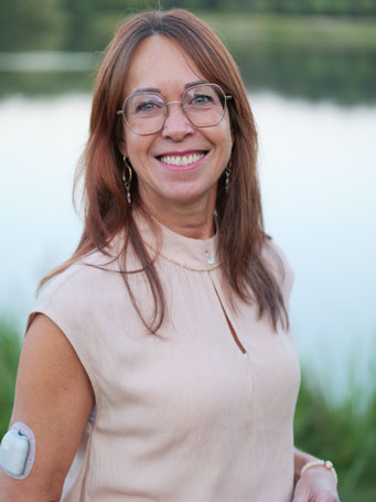 Anoushka Gielens, Mindfulnesstrainer, yogadocent en ademcoach, portret op het platform PowerVrouwen Nederland