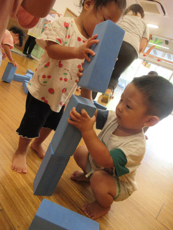 「たかくするぞー！」