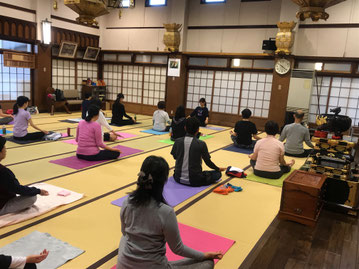 専念寺　寺ヨガ