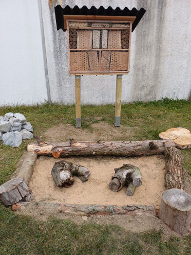 Sandarium + Insektenhotel, Foto: Petra Keup