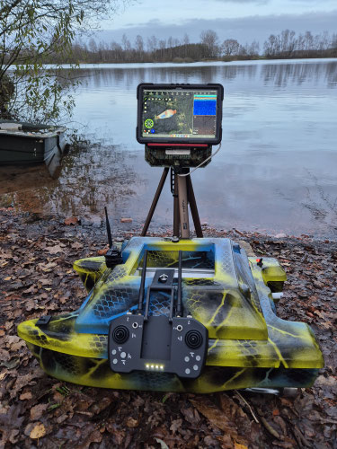 Huur Voerboot Voerboten Baitbaots Baitbaot Pulse Bleu Pulse Red pulse Black XR310 Toslon XR500 autopilot Carppilot pro onderwatercamera Toslon TF520 visvinder Fishfinders visvinders ToslonTF740 karpervisser Raymarine pro5 3DCarps karper huren voerboot