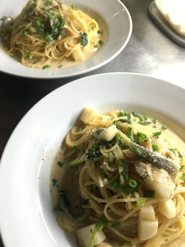 タイラギのワタとカブとカブ菜のクリームパスタ