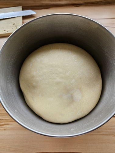 Fertig gegangener Focacciateig