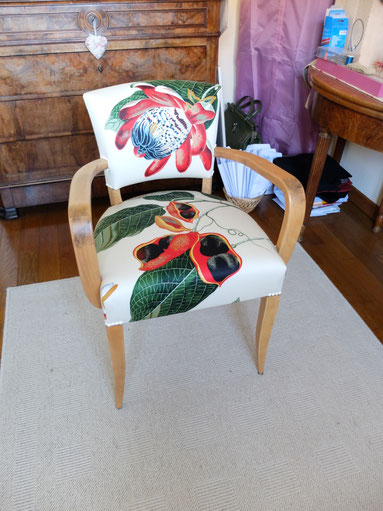 Fauteuil en hêtre massif, décapé puis restauré 