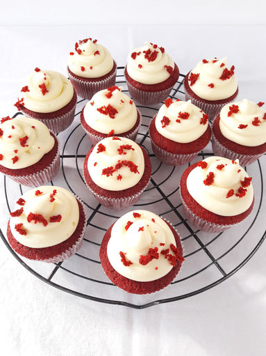 Red Velvet Cupcakes Muffins Torten Kuchen Cakes Hinwil