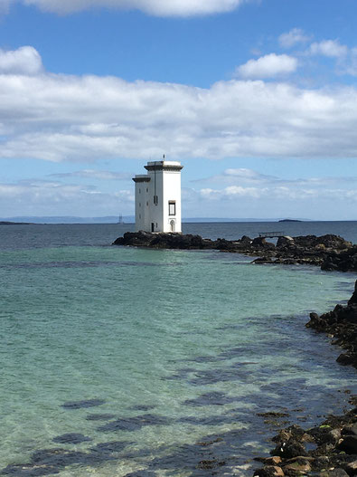 Turquoise water at Carraig Fhada Lighthouse