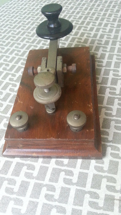 Late Dyna telegraph key with Nichel plate hardware