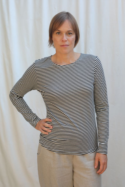 BASICSHIRT / langarm / s-w gestreift