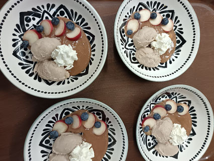 Maronimousse mit Pfirsichsauce 