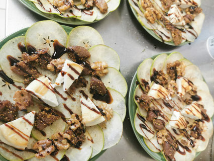 Birnencarpaggio mit Camembert