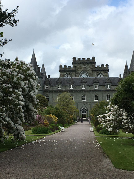 A glimpse through the fence of Inveraray Castle