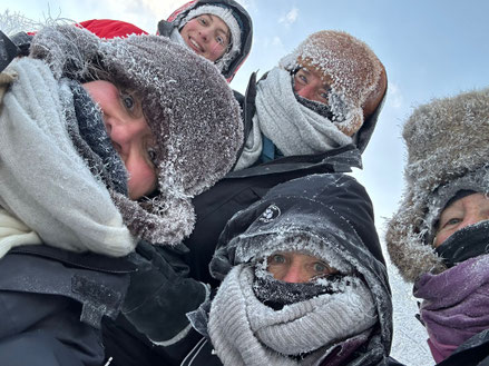 Frauenurlaub: gerne organisiere ich Dir und deinen Freundinnen einen unvergesslichen SICHEREN Urlaub in Lappland
