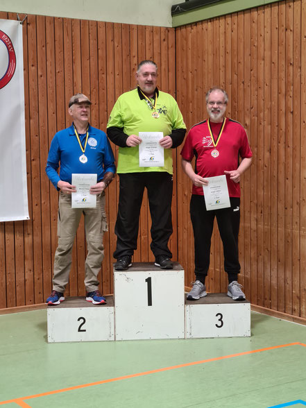 Siegerehrung Langbogen. Jürgen Häßler ganz Rechts