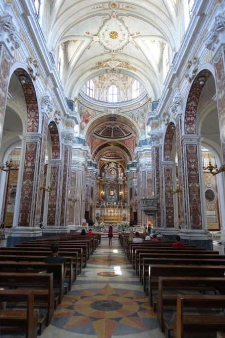 Les Pouilles : Monopoli, nef de la cathédrale