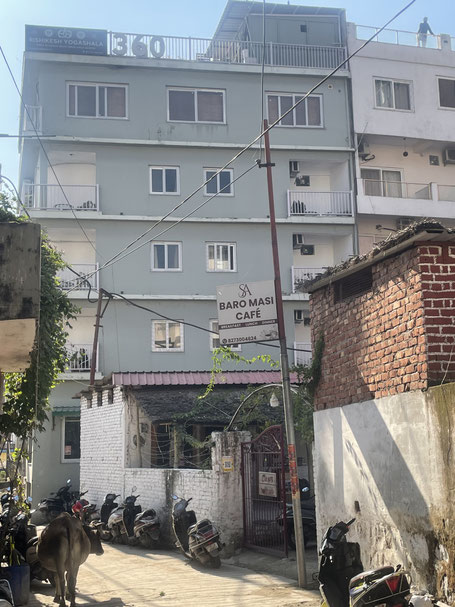 インド校外観(C/O Yog Namah Hotel & Cafe)