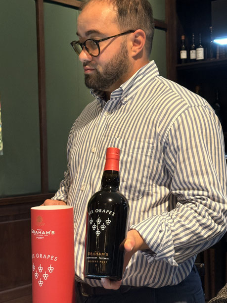 Nuno Silva presenteert een Ruby en 4 tawny's naast mekaar.