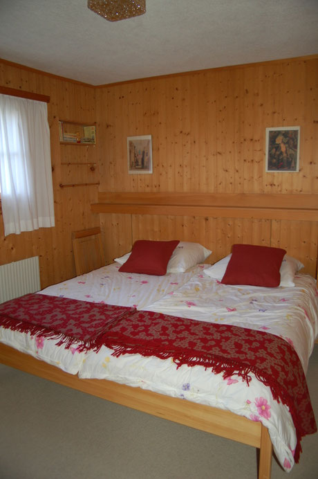 Schlafzimmer 1