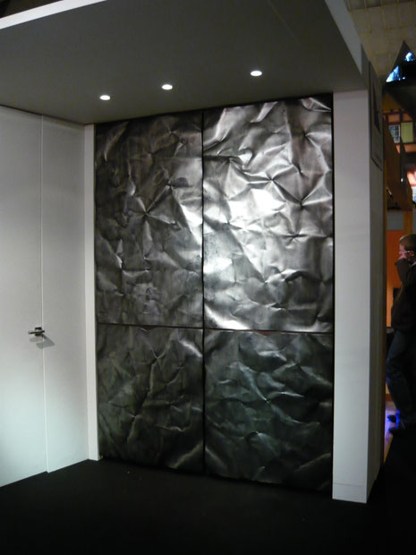 Facade de placard en tole froissée effet métal acier