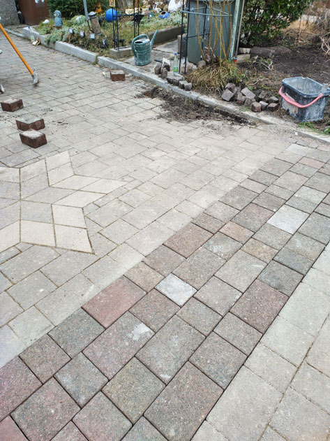 Rohrgraben für Wasserleitung