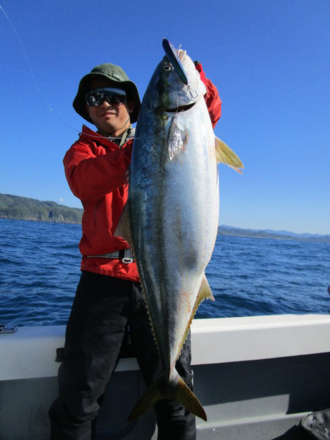 鰤トップ！初挑戦でメタボ鰤！！（10.2㌔）