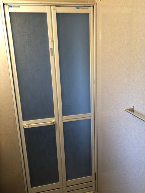 ユニットバスドア交換