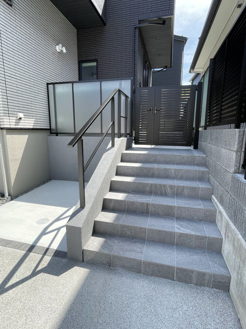 広島市安佐北区　タイル階段