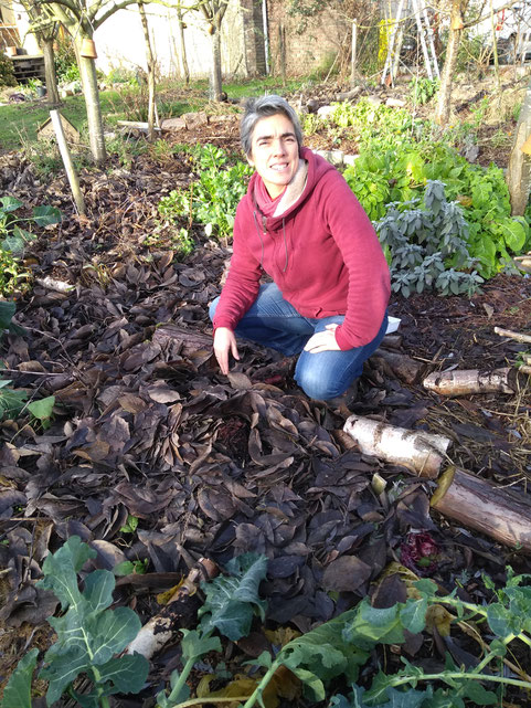 Ann Suetens in haar permacultuurtuin