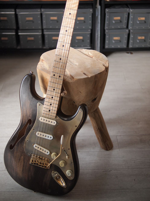 SOLD Warmoth - Custom Stratocaster Thinline - Worn Brown - SPOON