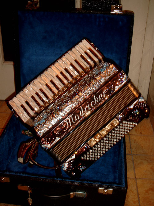 Piano Akkordeon,37 4 96, Musette, Verzierungen,a mano, Fein Stimmung