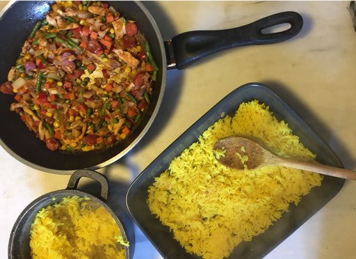 Kovids em empadão de arroz de assafrão