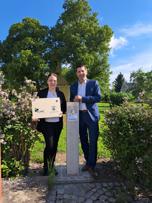 DI Judith Michaeler-Teixeira (KLAR! 10vorWien) und Josef Zimmermann (Bürgermeister Großrußbach) 