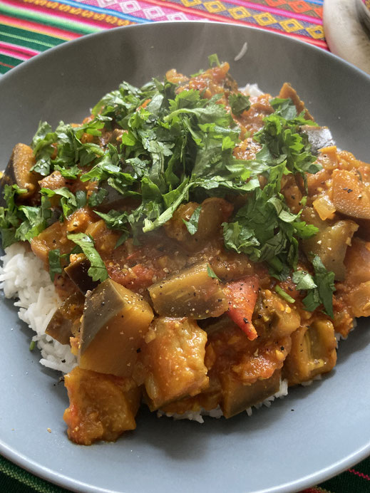 Serviervorschlag! Auberginen-Curry... Berlin, Deutschland (Foto Jörg Schwarz)