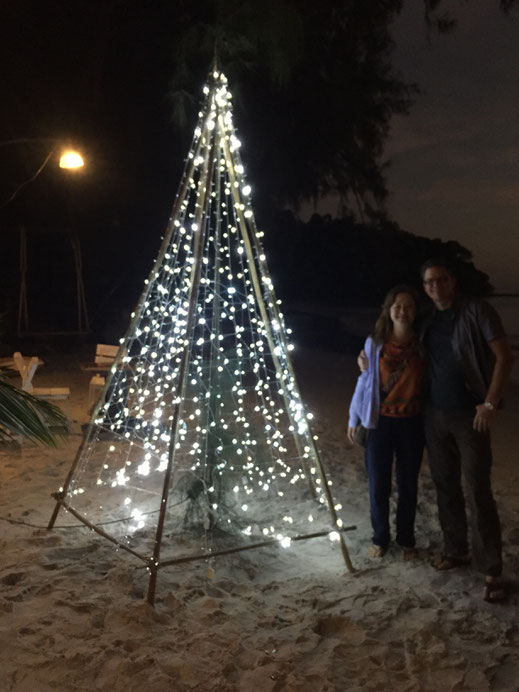 Frohe Weihnachten aus dem Dunkel des Ao Jak, Koh Kood, Thailand (Foto Jörg Schwarz)