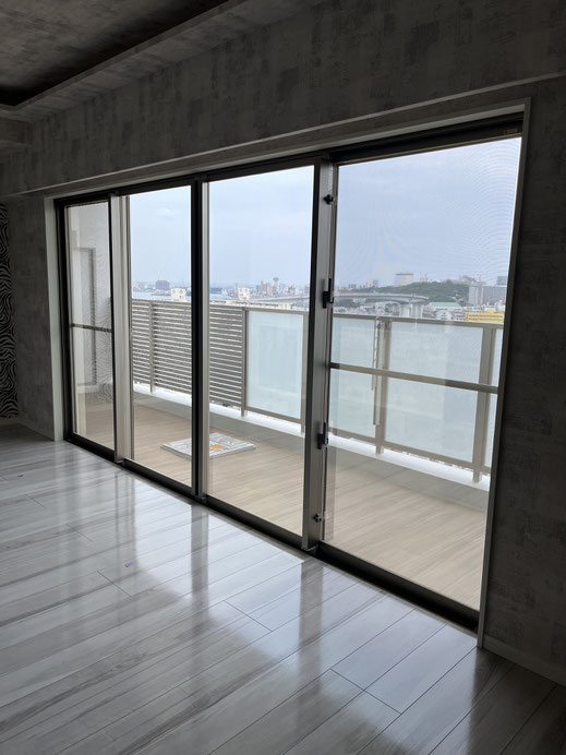 ミラーフィルム施工後室内から