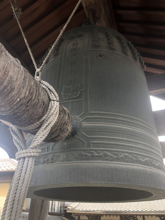 上品寺の釣鐘「法海坊 江戸の思いを 鐘によせ」 - 彦根のあみさんぽ