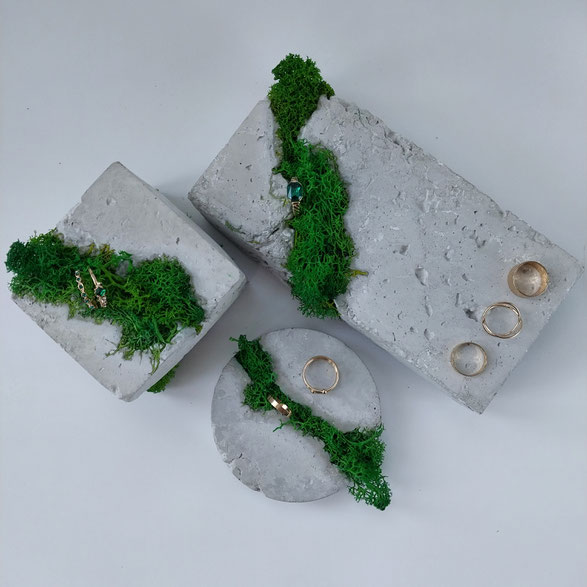 Sculpture Still, White Green Moss Modular Jewellery Photo Prop Set of 3 by PASiNGA