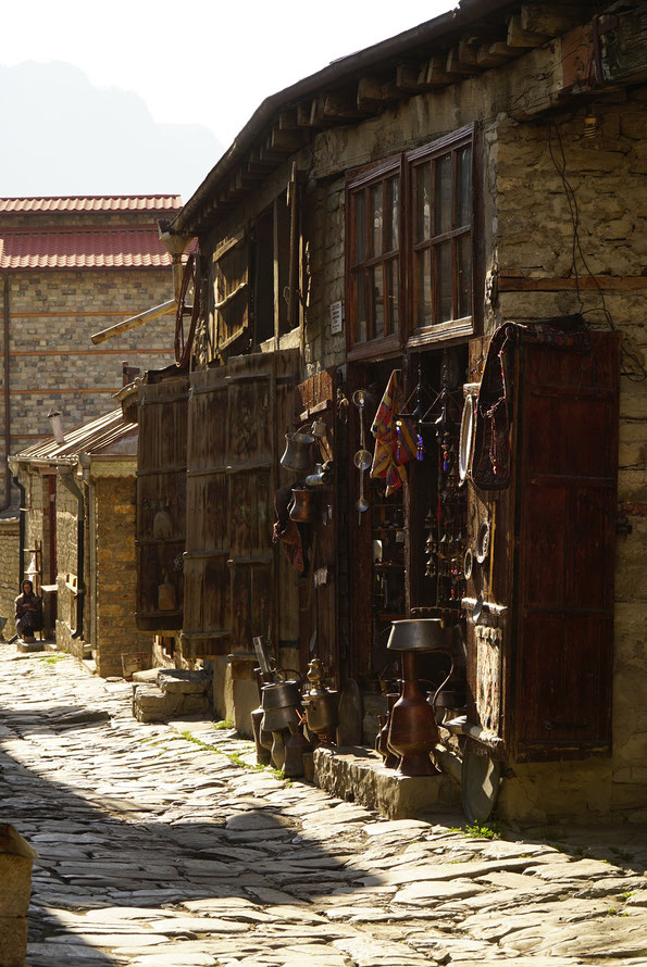 Straße in Lahic, Aserbaidschan, Kunsthandwerker