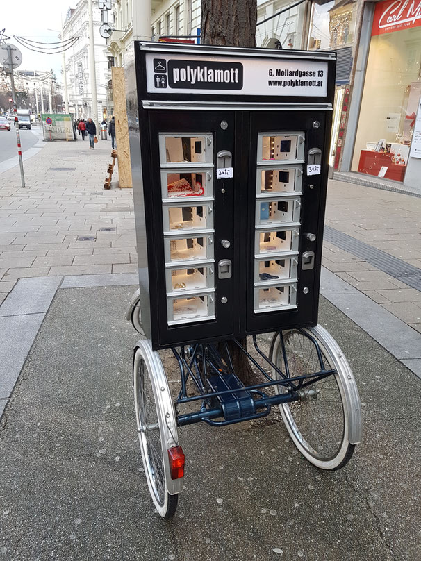  our restored mobile coin vending vintageshop on Mariahilferstraße #1060Wien