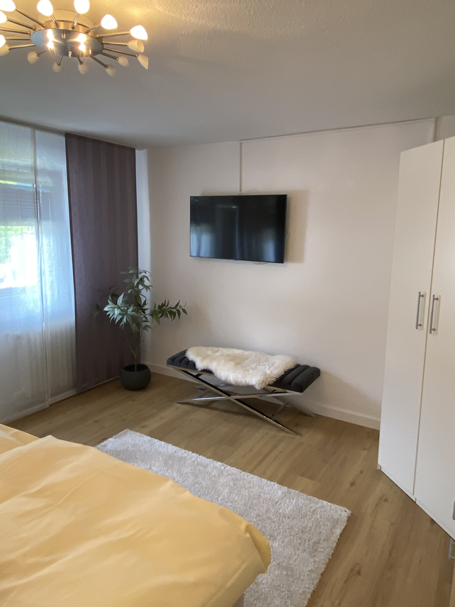 Schlafzimmer 1