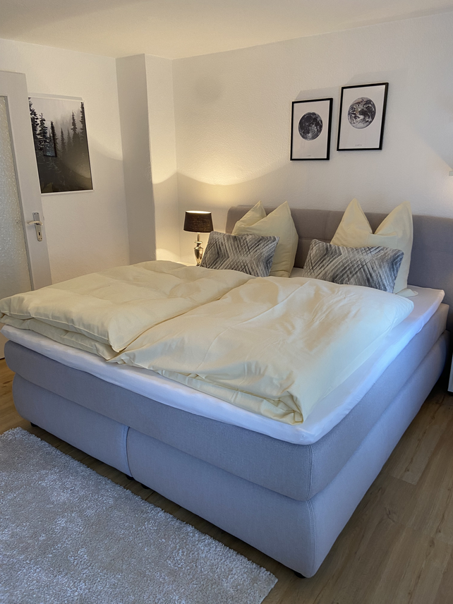 Schlafzimmer 1