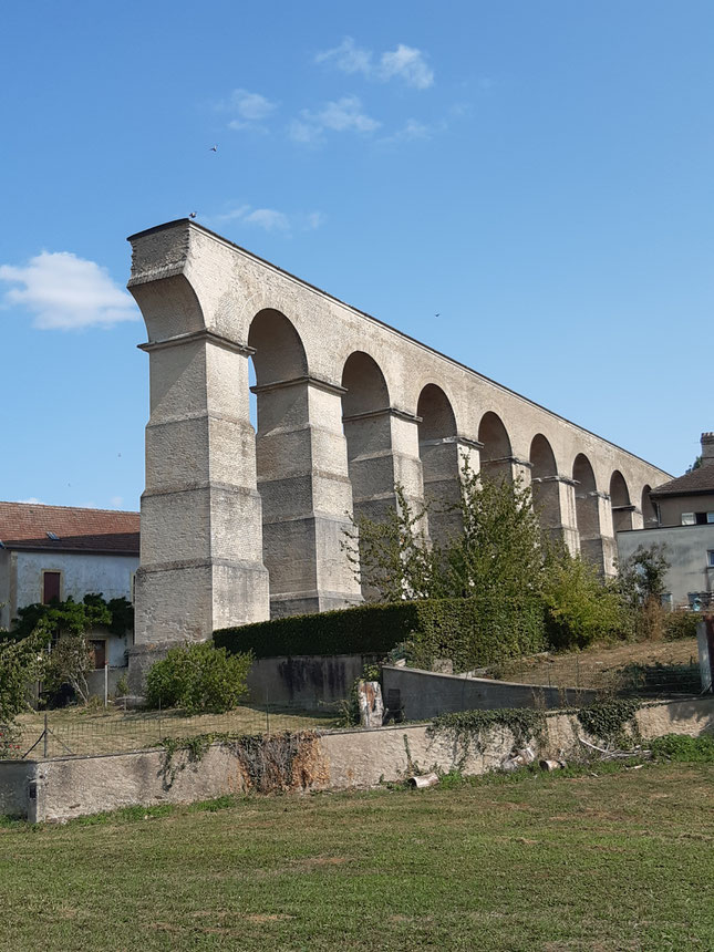 Römischer Aquädukt in Jouy-aux-Arches