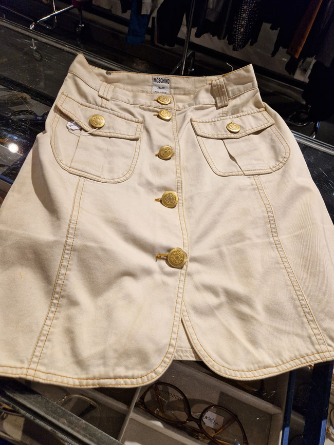 MOSCHINO jeans skirt, creme, golden button